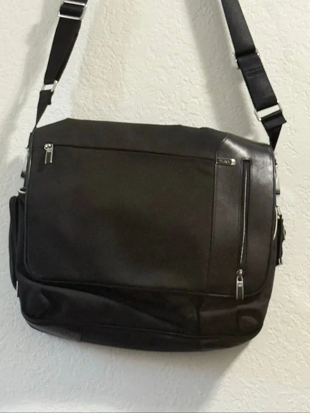 TUMI Galeao Shoulder Bag Crossbody Black Messenger Bag, 12x16